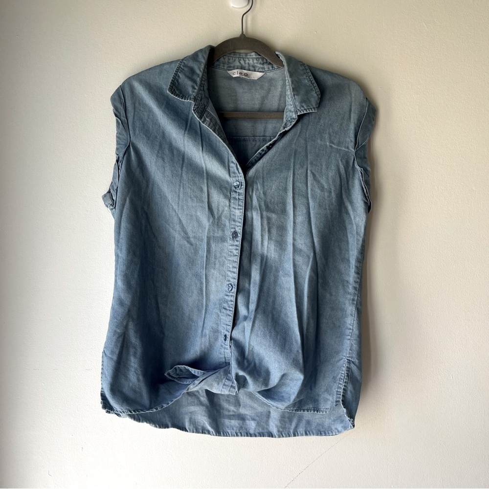 Cleo Light Blue Button Front Top XS | Casual Coastal Cowgirl Chambray Capsule